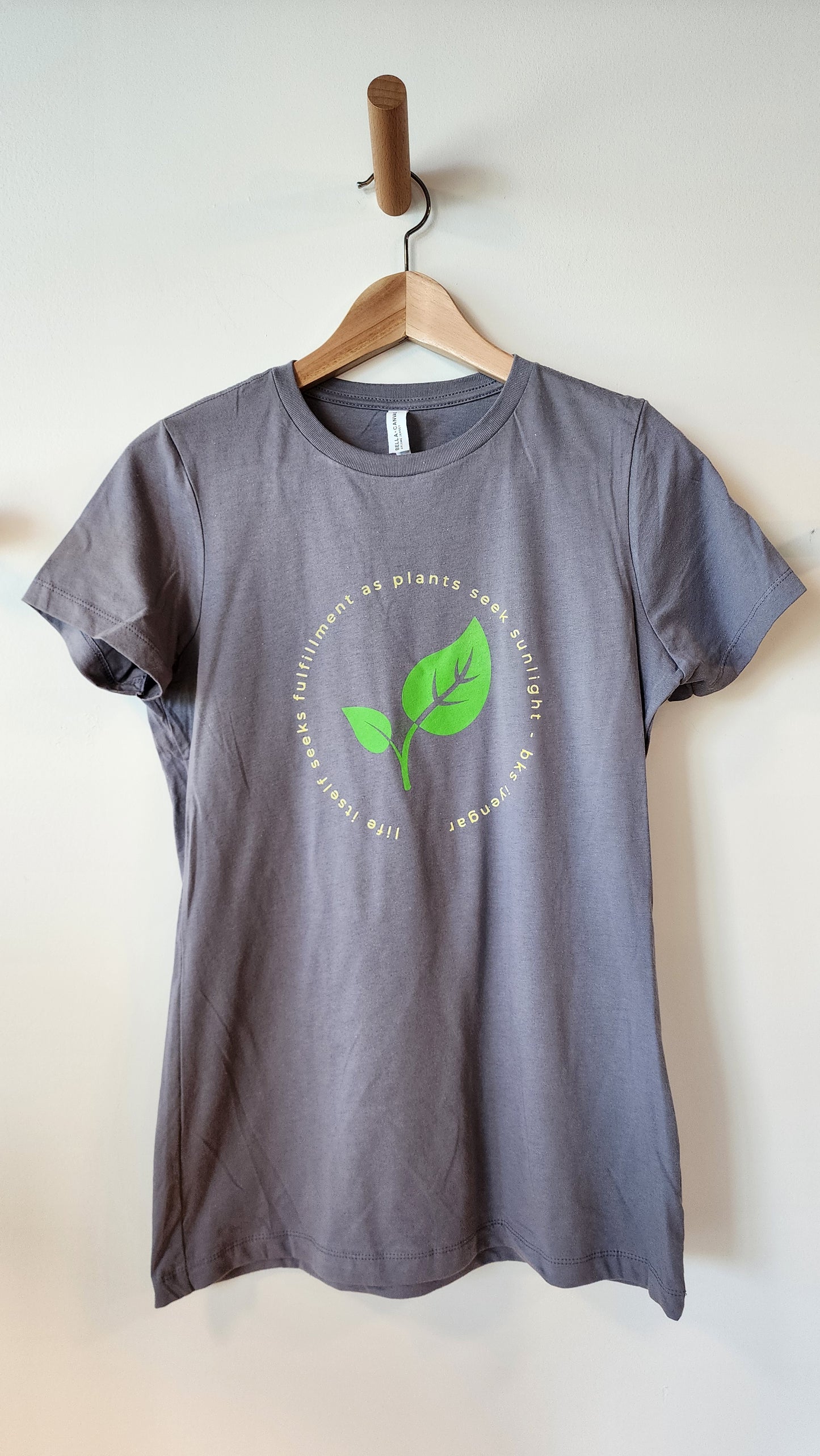 NEW T-Shirt: Leaf Design