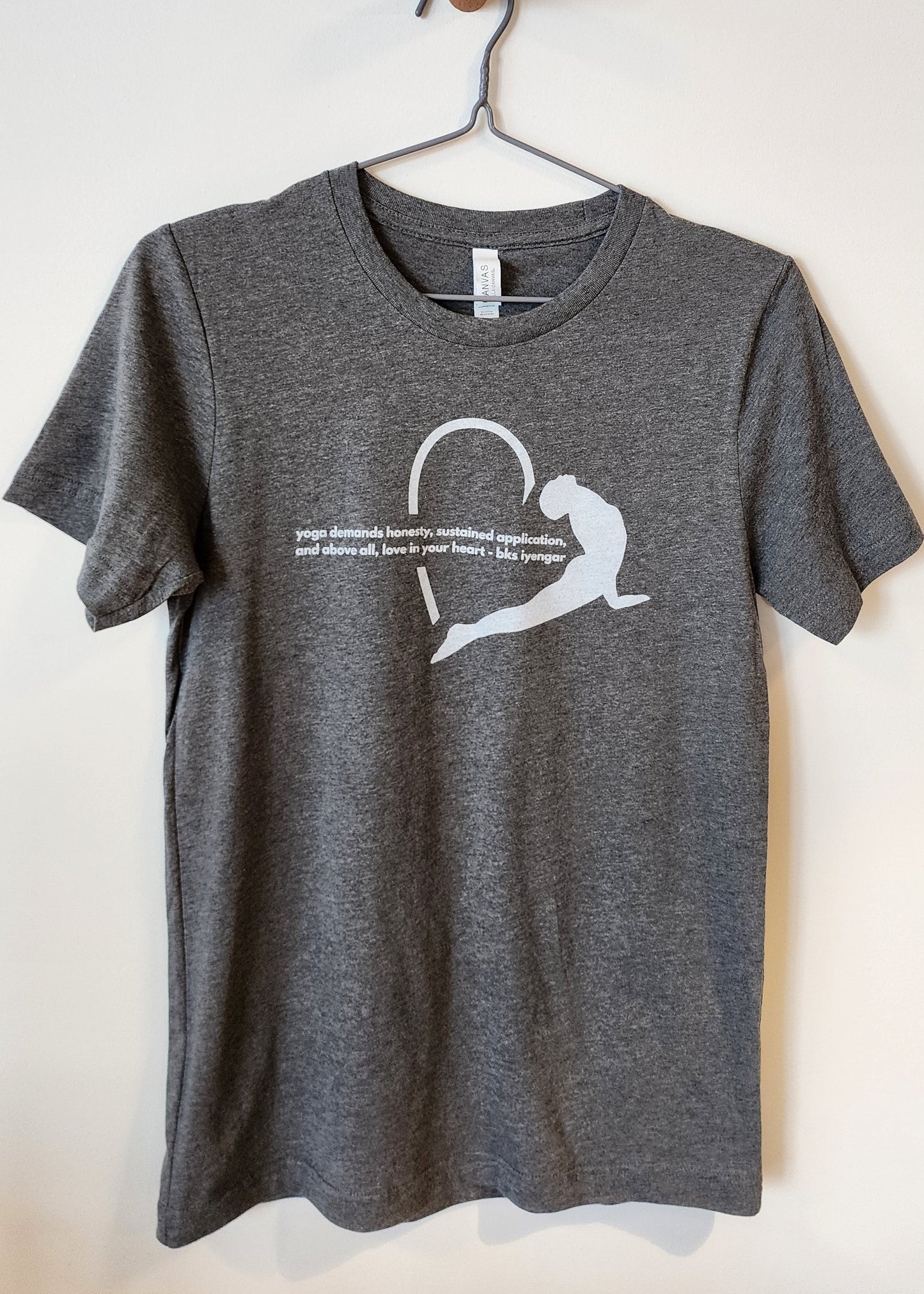 T-Shirt: Yoga Heart